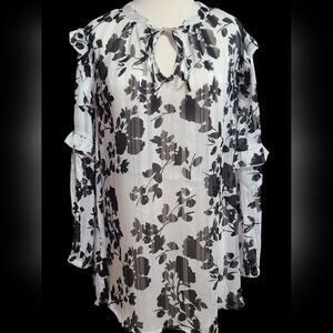 NWT Sabrina Lauren size XL white/black blouse
